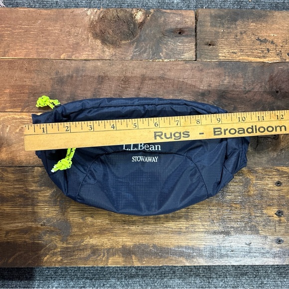 New LL Bean Stowaway Hip Pack Hiking Bag Fanny Waist Navy - Picture 5 of 7